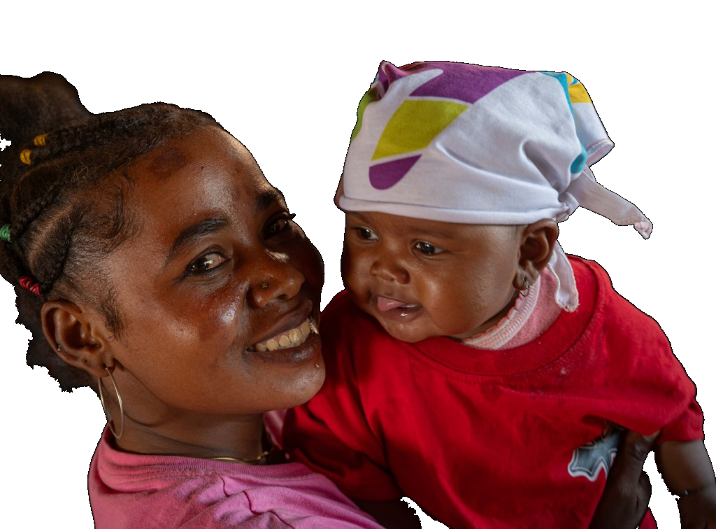 Mãe e bebê no encontro da Fraternidade Sem Fronteiras