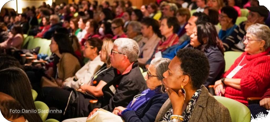 Público do encontro da Fraternidade Sem Fronteiras